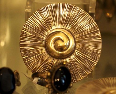 Sanuk-Torino SINGING BOWLS CENTRE: LE CAMPANE TIBETANE A TORINO